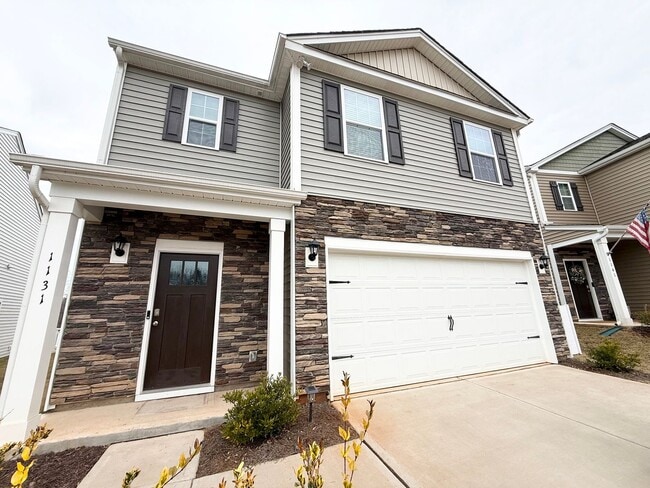 Building Photo - Spacious 5-Bedroom Home for Rent in The Falls – Modern, Comfortable, and Move-In Ready