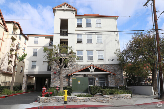 Building Photo - Cambridge Heights Rental