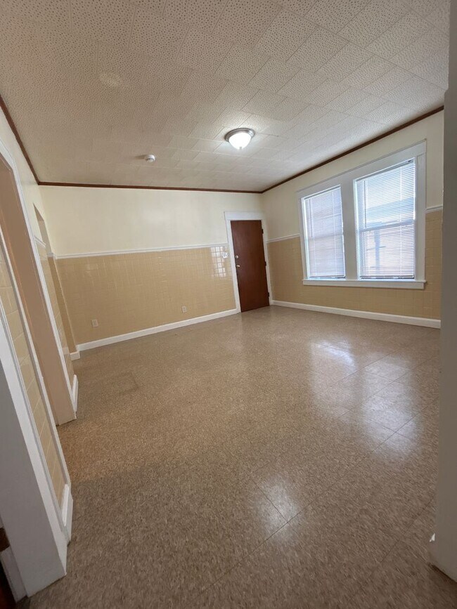 Photo - 72-74 Maple St Unidad 1st Floor