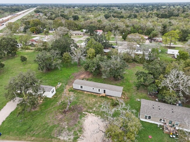 Photo - Charming 3-Bed, 2-Bath Retreat on Country Oaks Street, Brazoria!
