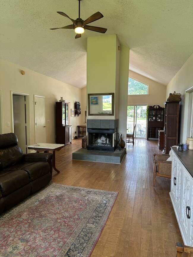 Photo - 2411 Peregrine Way