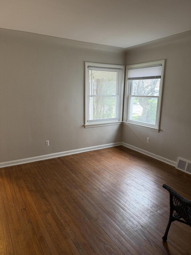 Photo - 20202 Washtenaw St