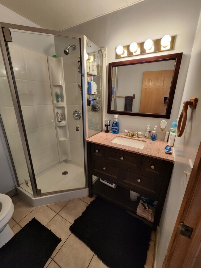 Photo - 818 Brown St