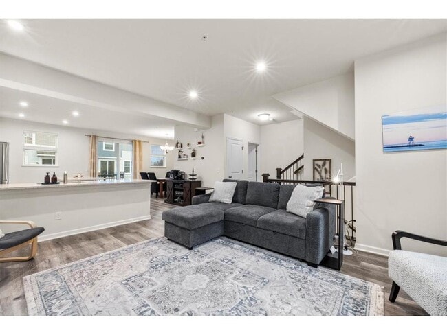 Photo - 775 Roselyn Dr