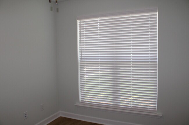 Photo - 921 Holbrook Dr