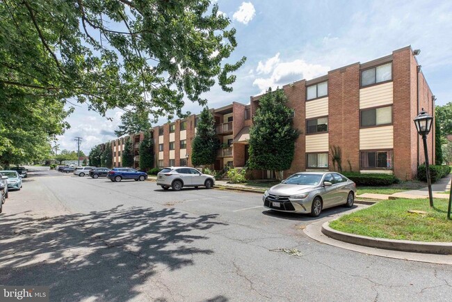 Building Photo - 10725 West Dr Unit 301 Rental