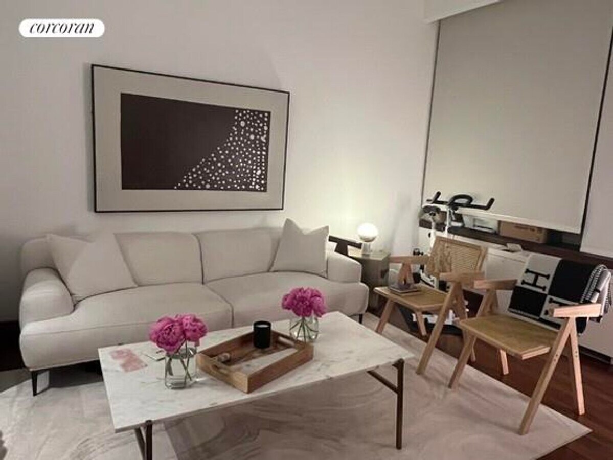 Photo - 305 E 63rd St