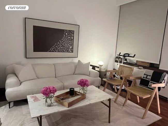 Building Photo - 305 E 63rd St