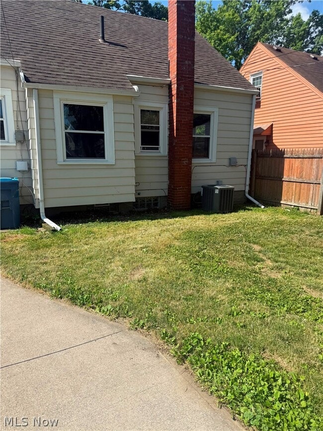 Photo - 3155 Lincoln St