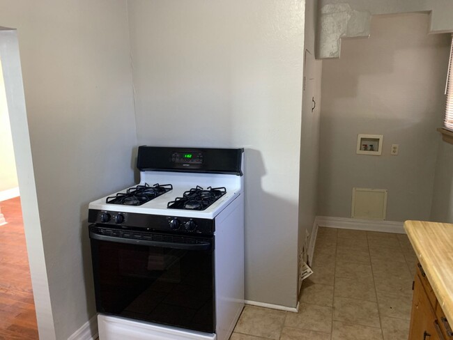 Photo - Nice 2 Bed 1 Bath Apartment in Great NW OKC Location! $895 Per Month!