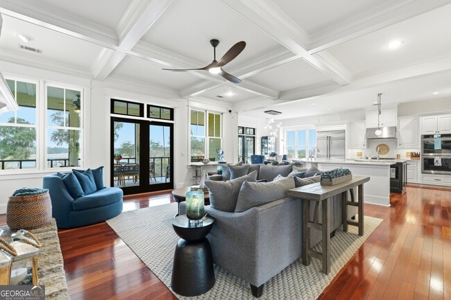 Photo - 277 Catherine View