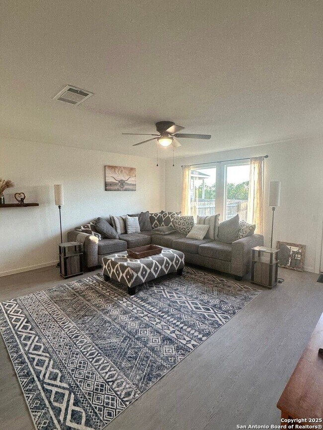 Photo - FULLY FURNISHED!!! 3Bed/2Bath House for Rent! Available Now! 12 or 6 month lease.