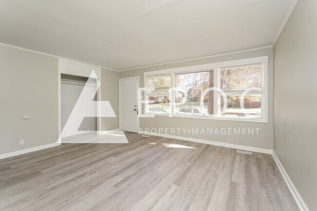 Photo - 1508 Willow Rd