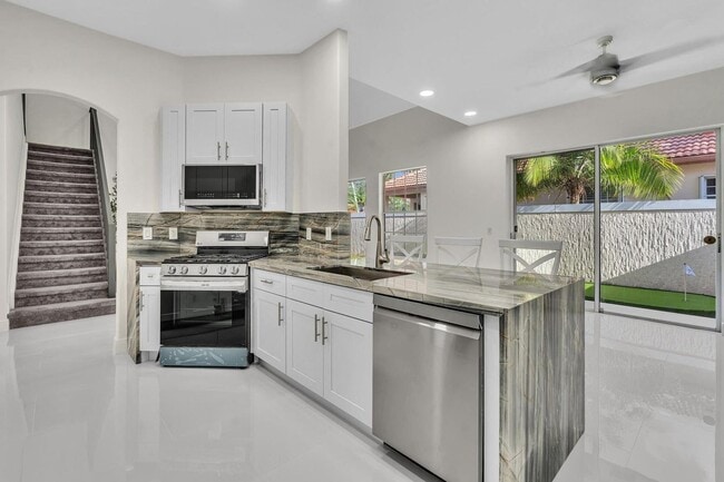 Photo - 36 Monterey Pointe Dr