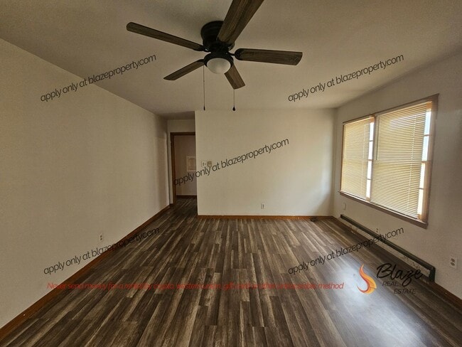 Photo - Hamlet Charming