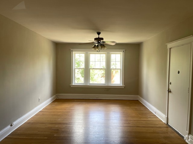 Building Photo - 6310 Northwood Ave Unit 2nd floor Rental