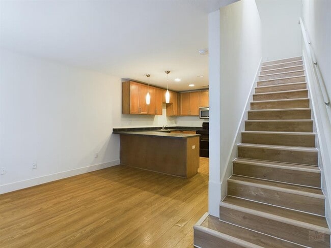 Photo - 711 W 32nd St Unidad 143