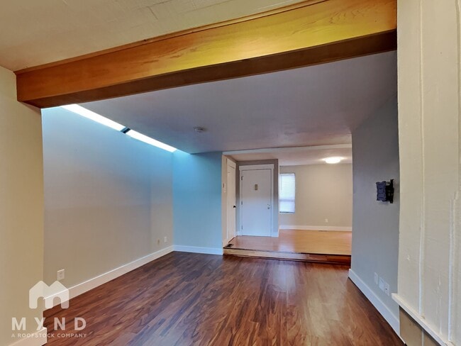 Photo - 10905 NE 35th Pl Unit 4