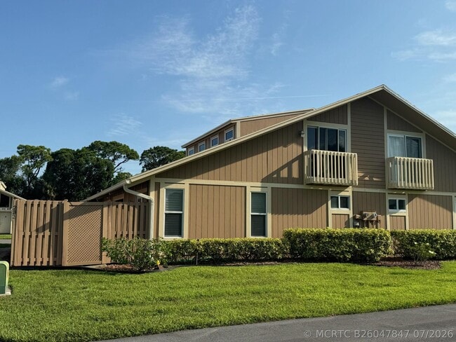 Building Photo - 232 Maplecrest Cir