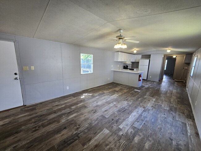 Photo - 700 W Ridgeway Ave