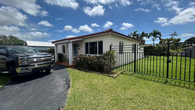 Photo - 6790 SW 18th St