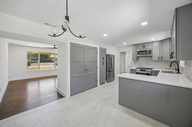 Photo - 9361 Angora St