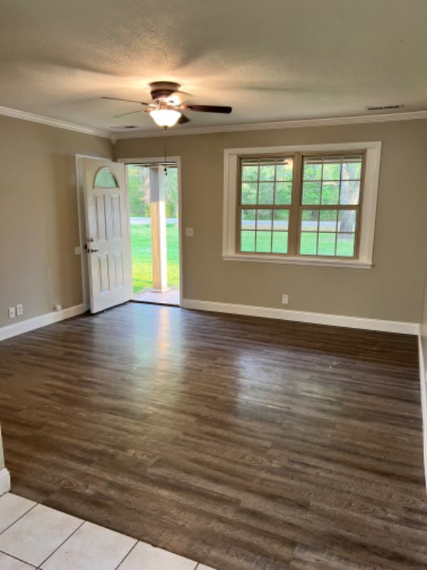 Photo - 193 Trojan Dr