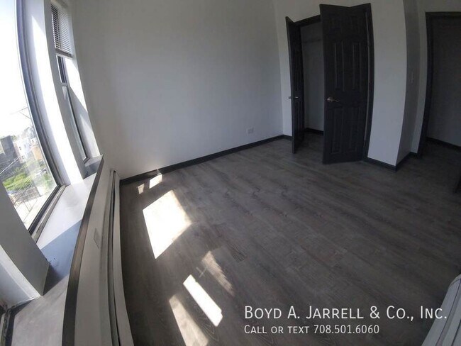 Photo - 68 E 57th St