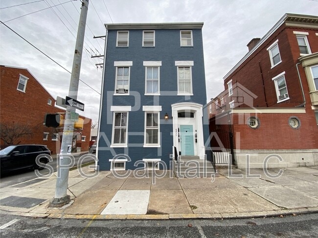 Building Photo - 500 W Market St