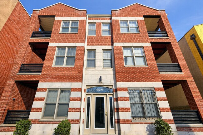 Building Photo - 6621 S Ingleside Ave Unit 2N