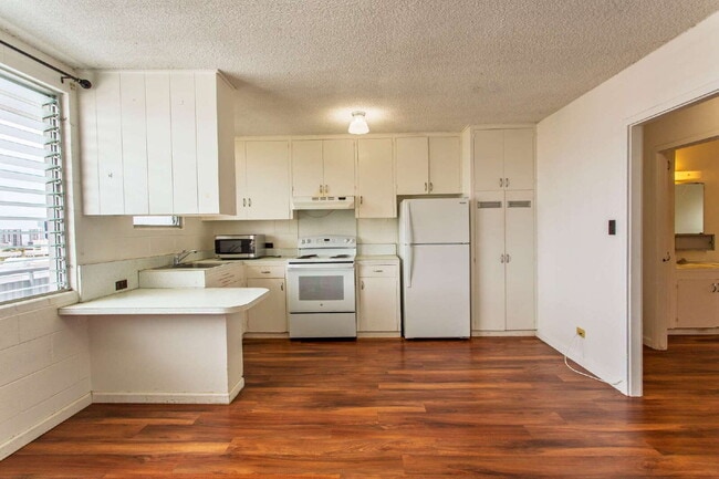 Building Photo - 1-Bedroom Condo with Parking in Makiki – $1,600/month Unit 304