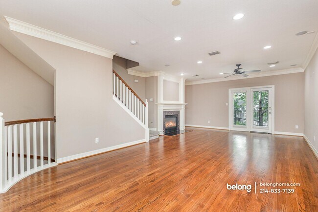 Photo - 3610 Gillespie St Unidad 8