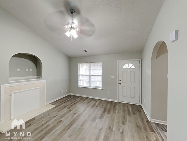 Photo - 5404 Katherine Ct House