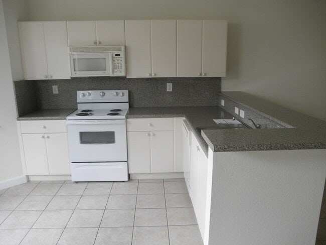 Photo - SHOMA TOWNHOUSES AT ROYAL PALM