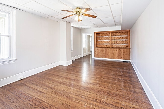 Building Photo - 157 7th St Rental