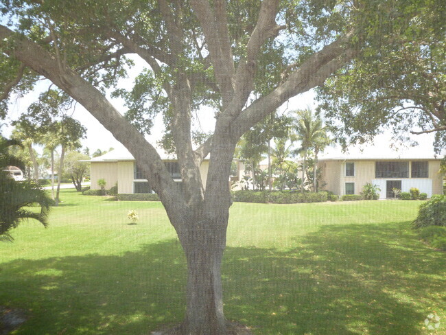 Building Photo - 7 SE Turtle Creek Dr Unit F Rental