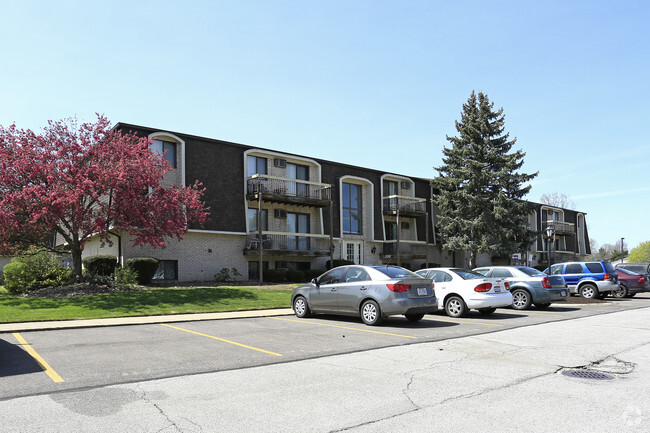 Building Photo - Meadows Pointe Apartments