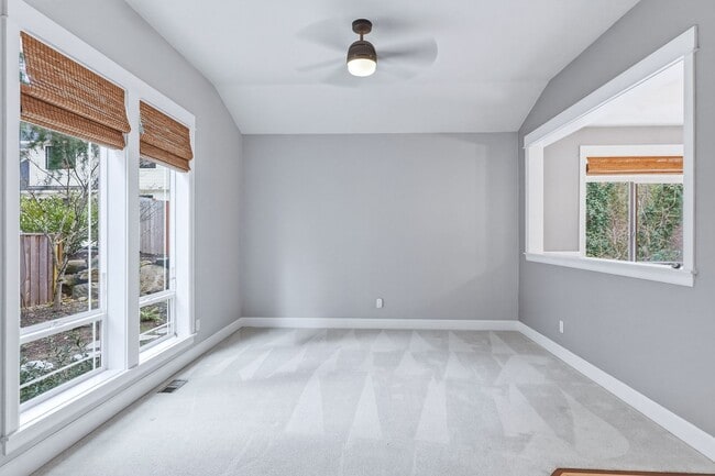 Photo - Beautiful 3 Bedroom/2.5 Lake Oswego