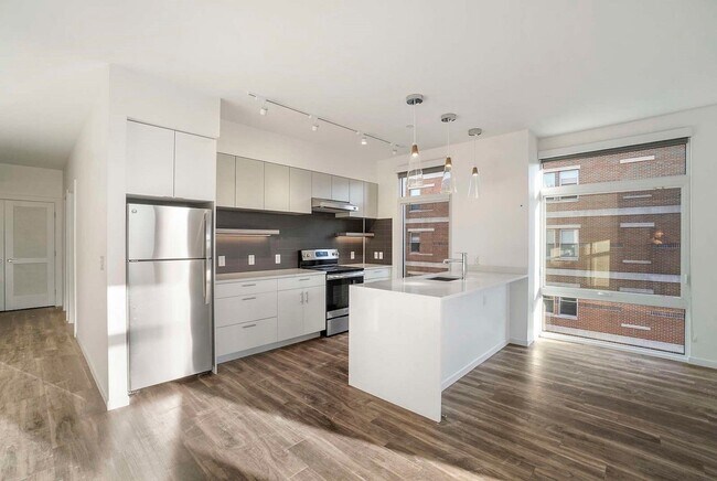 Building Photo - 839 Beacon St Unit 406 Rental