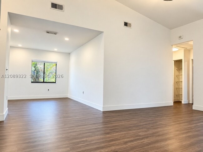 1541 N 14th Terrace