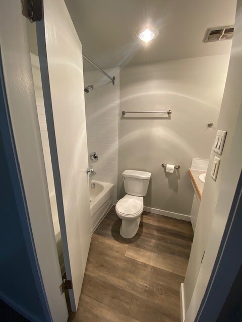 Photo - Carlisle Court