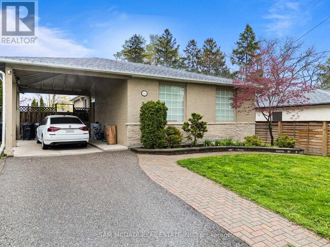 Photo - 1583 Bothwell Ave