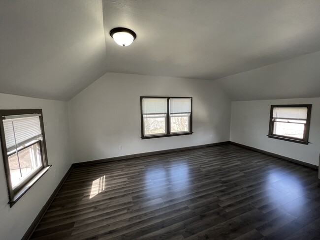 Livingroom - 905 3rd Ave NW Apartamentos