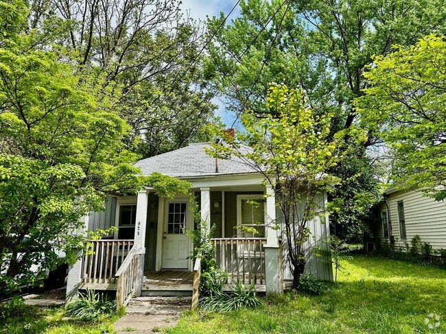 Building Photo - Nicely finished 2 bedroom bungalow Rental