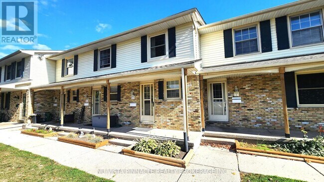 Photo - 143 Wellesley Crescent