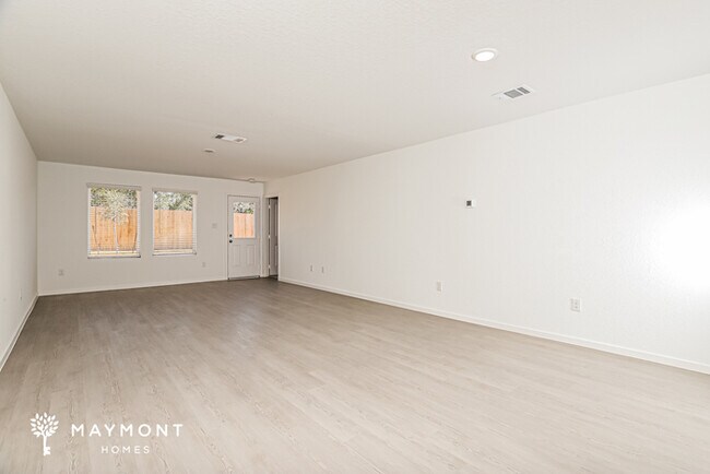 Photo - 566 Layne Overlook