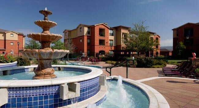 Photo - 650 Leora Ln Unidad b4