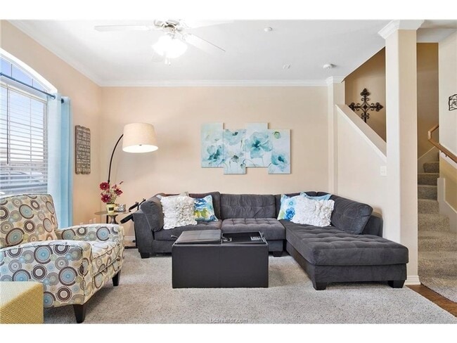 Photo - AVAILABLE FOR AUGUST PRE-LEASE!! 4 Bed 4 Bath in River Oaks Community!