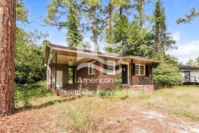 Photo - 1715 Cornell Dr