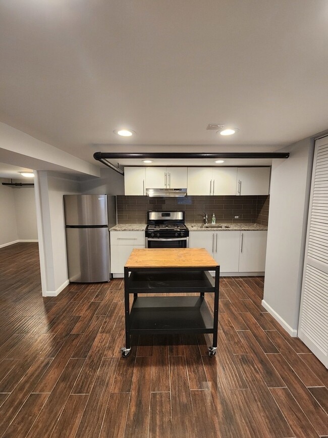 Photo - 3055 N Lockwood Ave